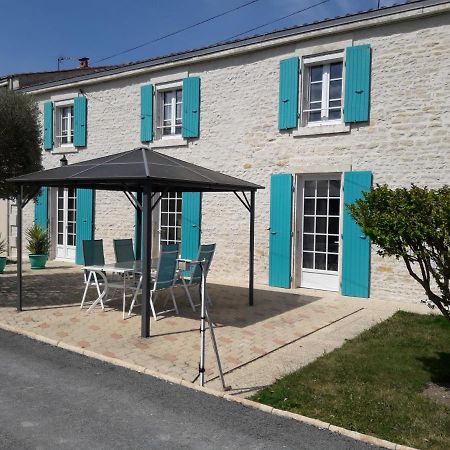 Le Logis De Lange Apt Les Aigrettes Saint-Hilaire-la-Palud Exterior foto